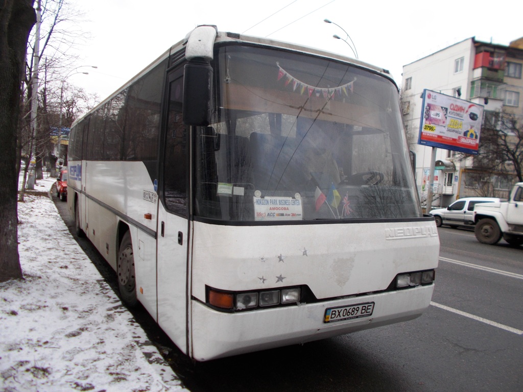 Киев. Neoplan N316K Transliner BX0689BE