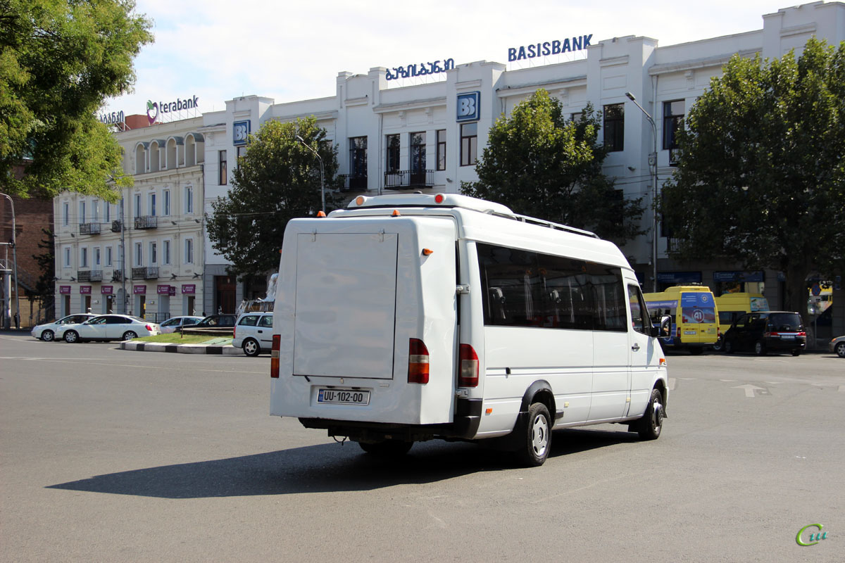Тбилиси. Mercedes-Benz Sprinter UU-102-OO