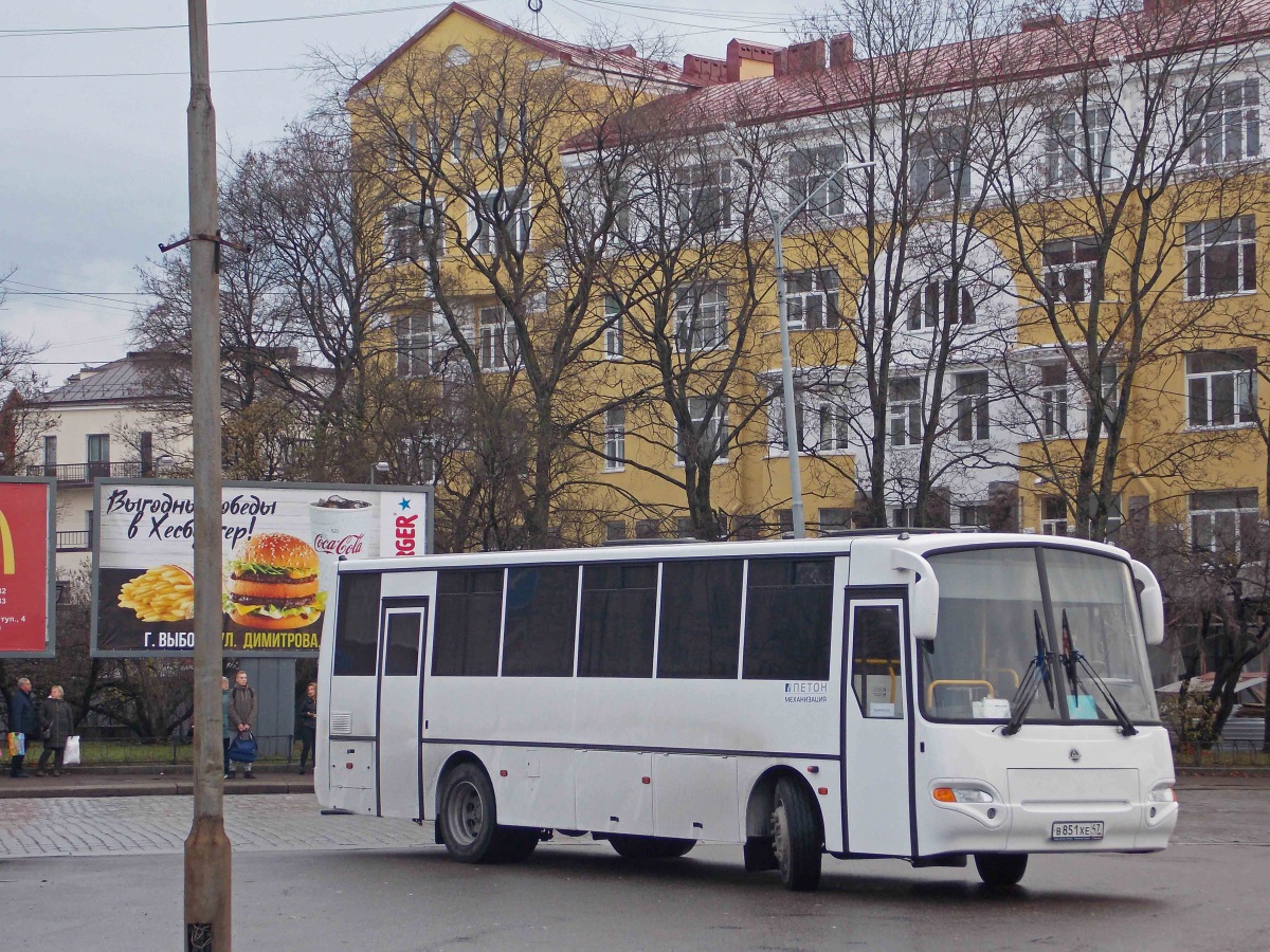 Выборг транспортная. Автобус Выборг. Выборгский автобус. КАВЗ 4238. Автобусный транспорт Выборга.