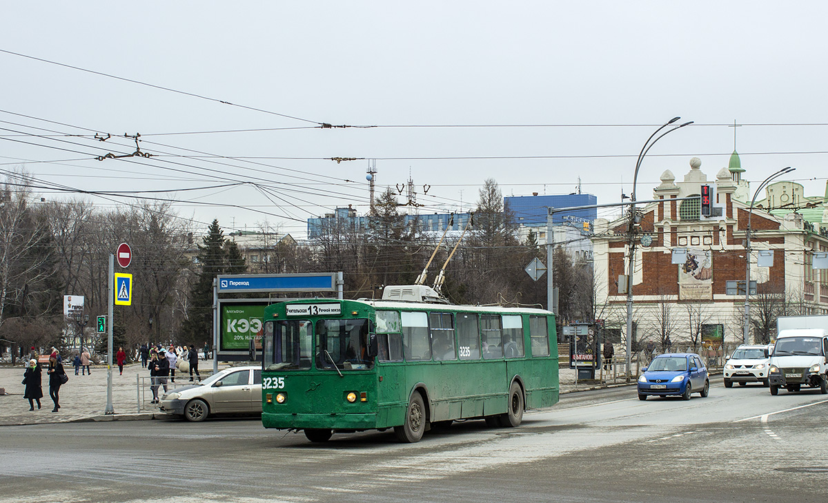 Новосибирск. ЗиУ-682В00 №3235