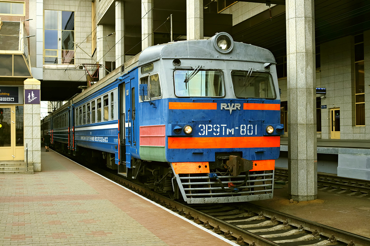 Электричка минск. Эр9т Минск. Эр9т-801. Минск-пассажирский. Электричка станция Минская.