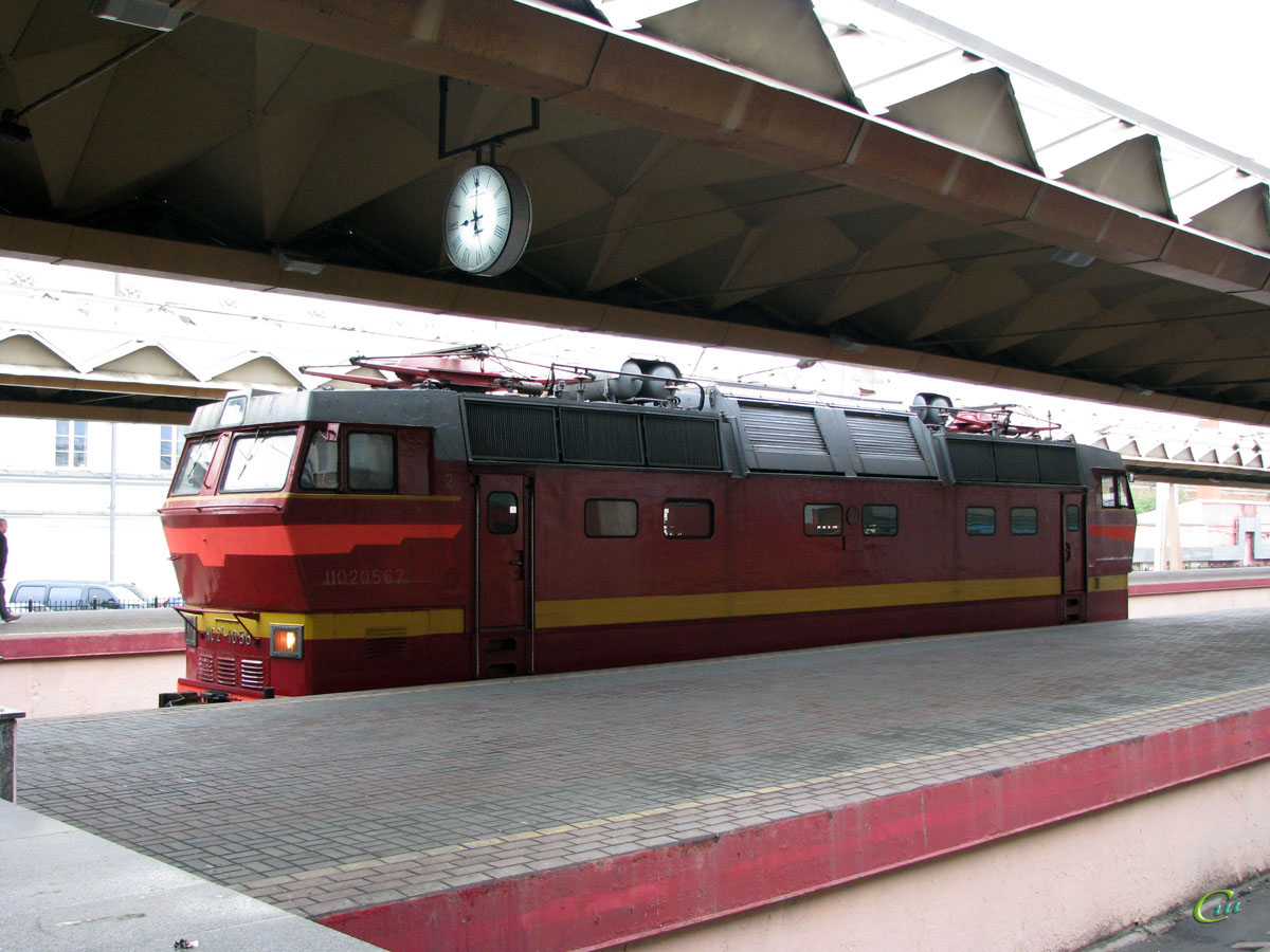 Москва. ЧС2т-1056