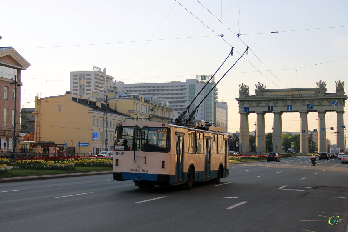Санкт-Петербург. ЗиУ-682В00 №1852
