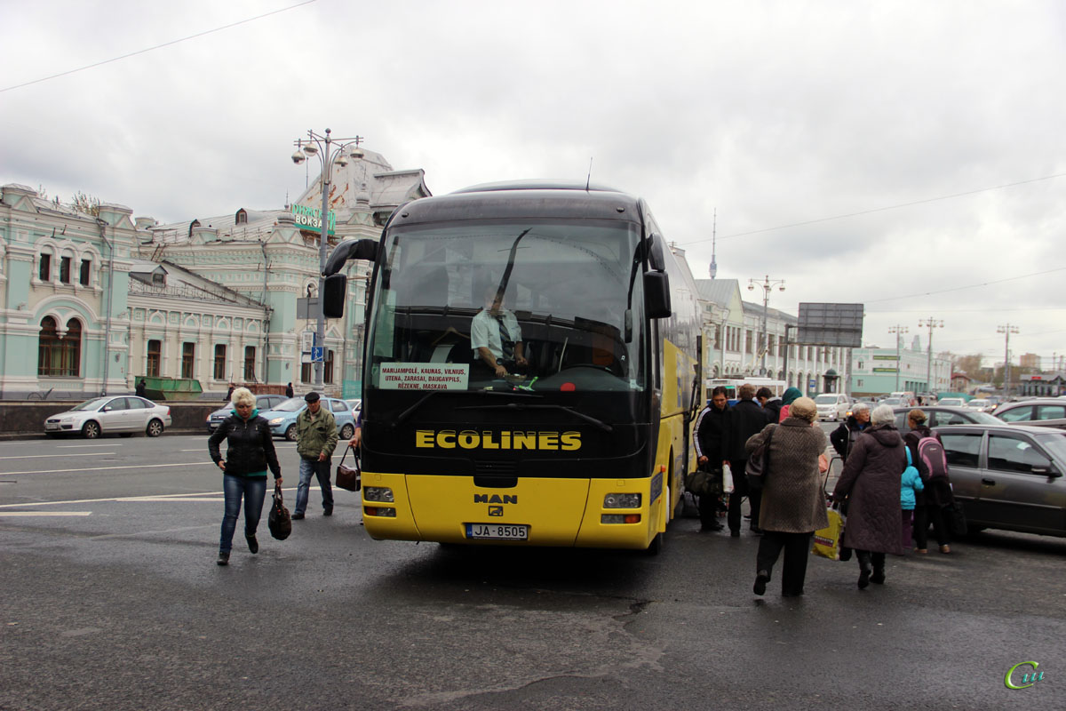 Москва. MAN R08 Lion's Top Coach JA-8505