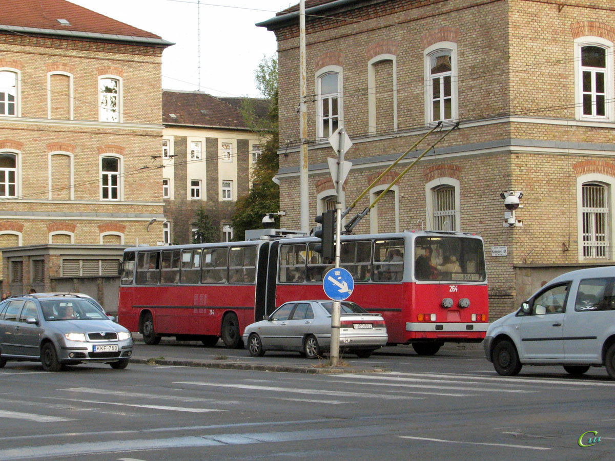 Будапешт. Ikarus 280.94 №264