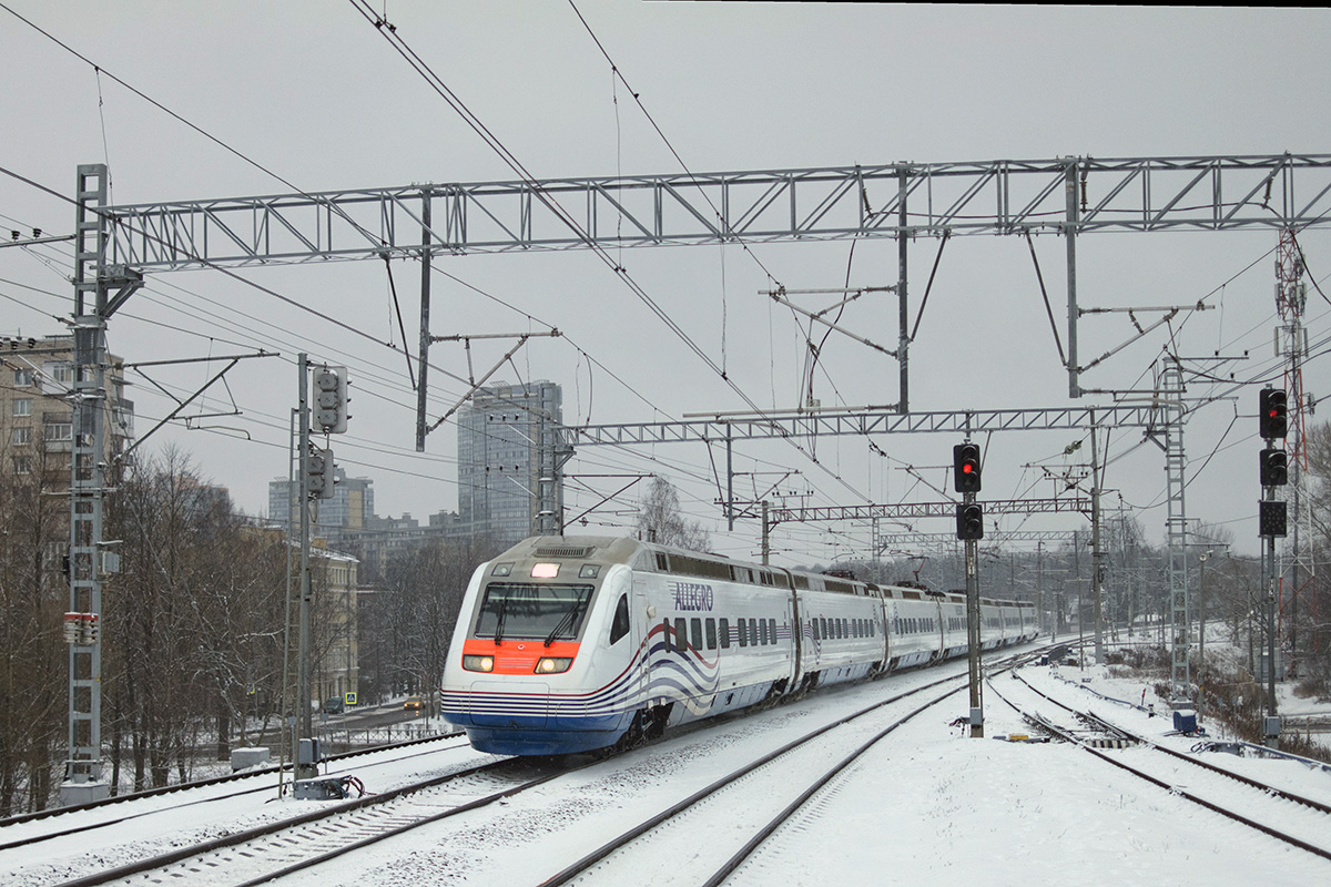 Санкт-Петербург. Скоростной пассажирский двухсистемный электропоезд Sm6