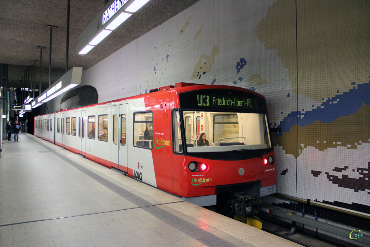 Нюрнберг. Siemens VAG-Baureihe DT3 № 732