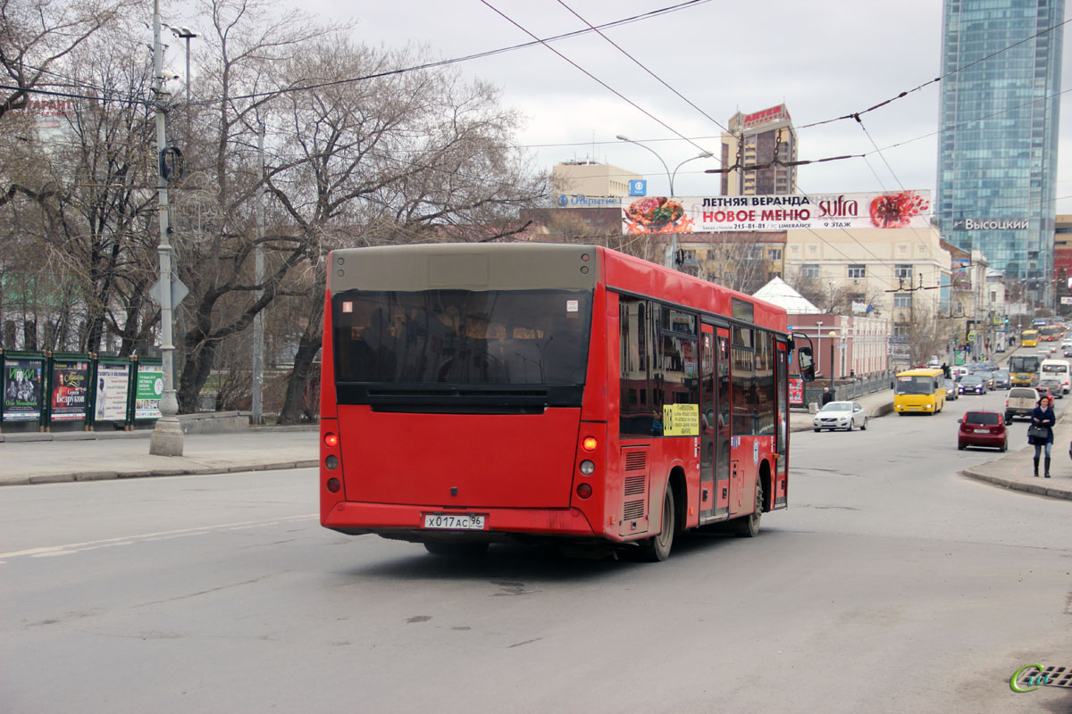 Екатеринбург. МАЗ-206.067 х017ас