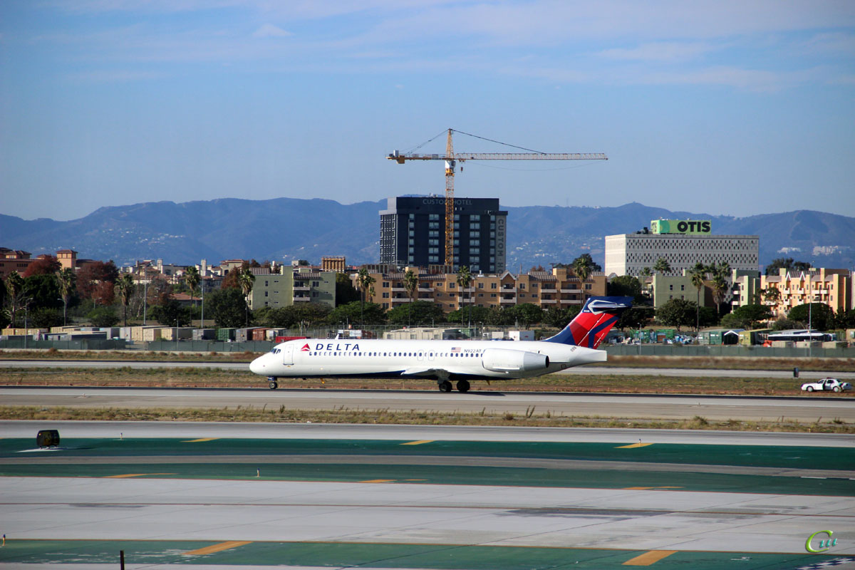 Лос-Анджелес. Самолет Boeing 717 (N922AT) авиакомпании Delta Air Lines