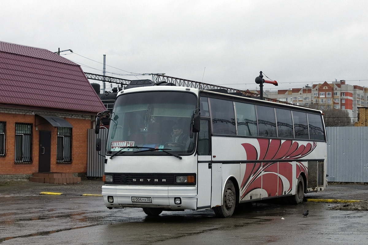 Автобус брянск сайт. Setra s215 Брянск. Е403ух 32. Тула- Брянск автобус фото.