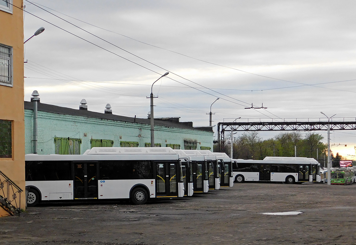 Калуга. Новые автобусы ЛиАЗ-5292 на территории МУП ГЭТ Управление Калужского Троллейбуса
