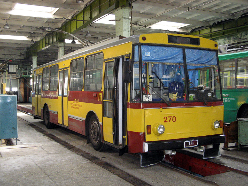 Киев. Škoda 14Tr02 №270