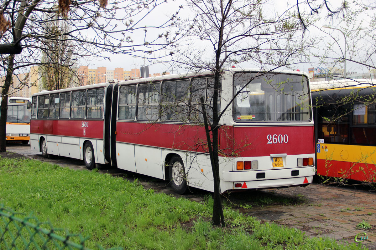 Варшава. Ikarus 280.26 WJ 76V
