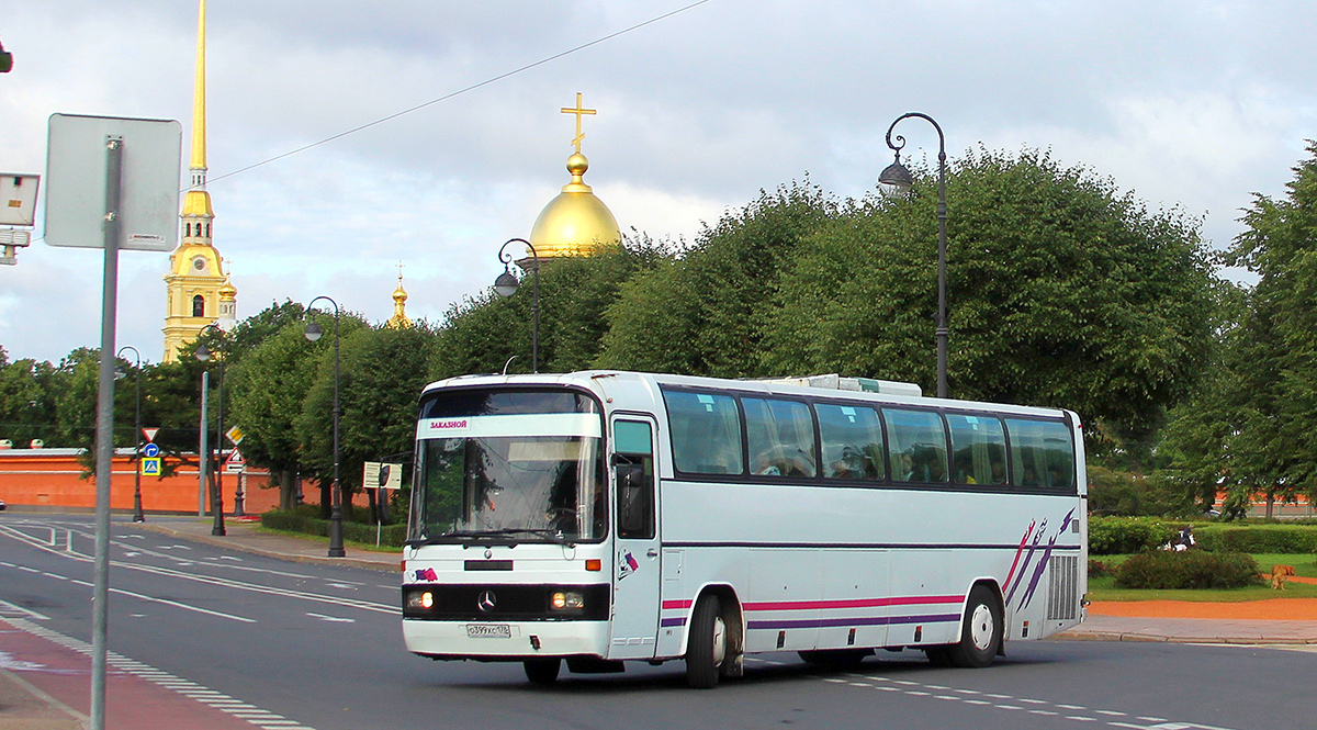 Санкт-Петербург. Mercedes-Benz O303 о399хс
