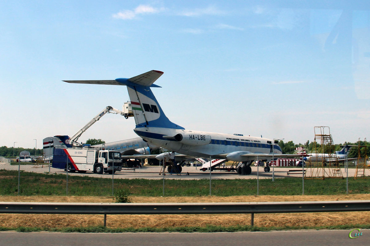 Будапешт. Музейный самолет Ту-134 (HA-LBE) авиакомпании Malév Hungarian Airlines