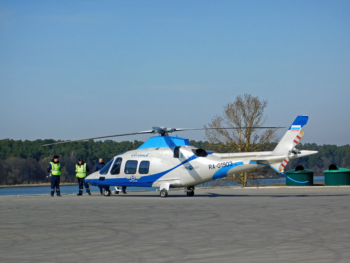 Калуга. Вертолёт Agusta A109S RA-01903