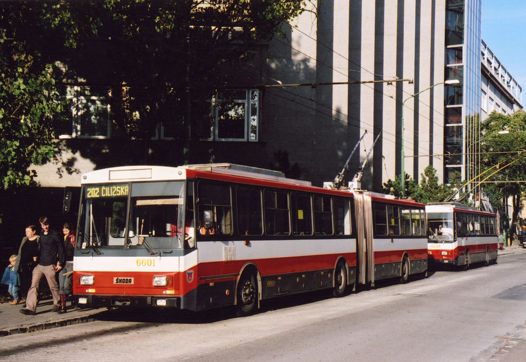 Братислава. Škoda 15Tr07/6 №6601, Škoda 14Tr10/6 №6295