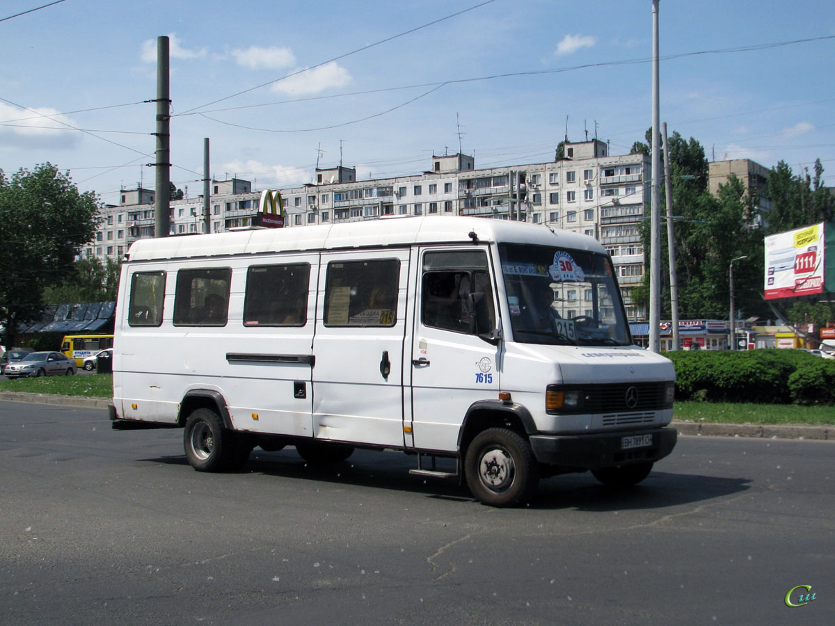 Одесса. Mercedes-Benz T2 609D BH7891CH