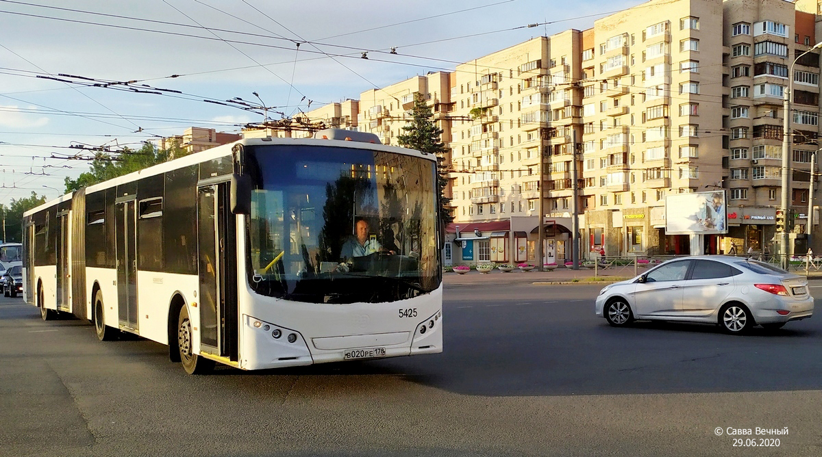 Санкт-Петербург. Volgabus-6271.00 в020ре
