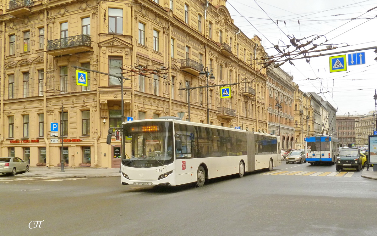 Санкт-Петербург. Volgabus-6271.00 в976хм