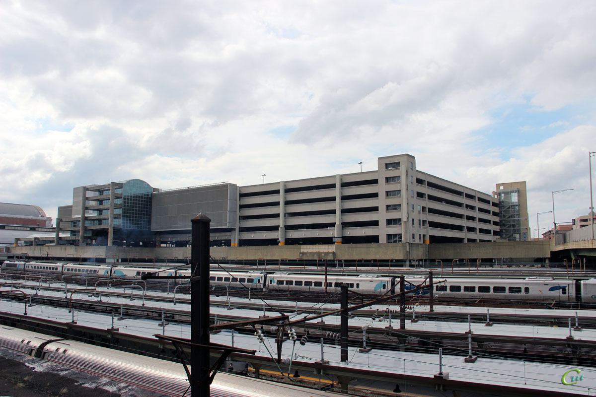 Вашингтон. Автовокзал (Union Station Bus Terminal) с несколькими этажами паркинга над ним