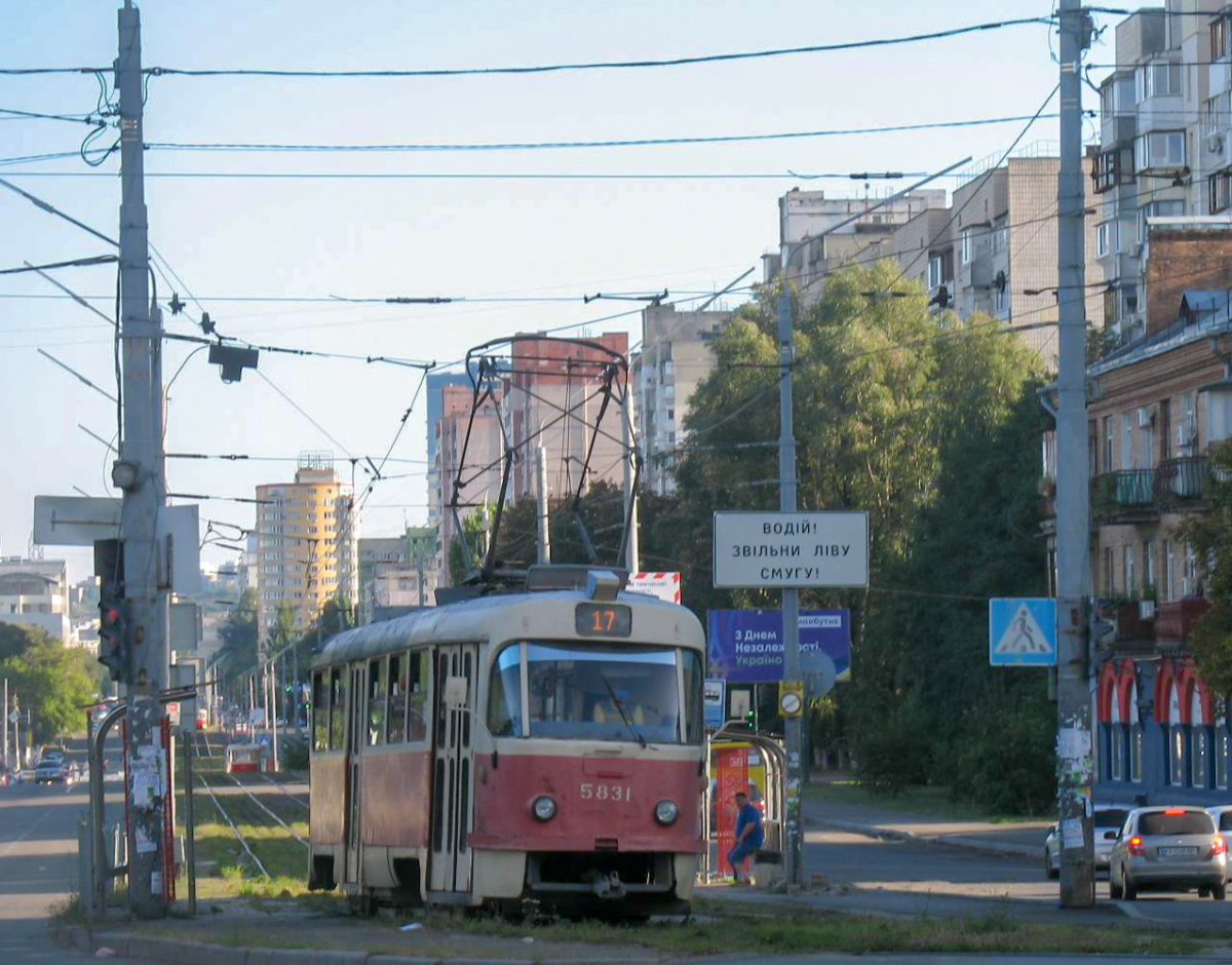 Киев. Tatra T3SU №5831