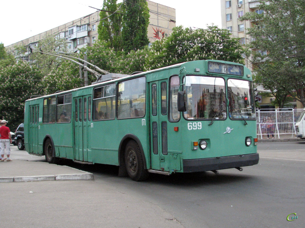 Одесса. ЗиУ-682Г00 №699