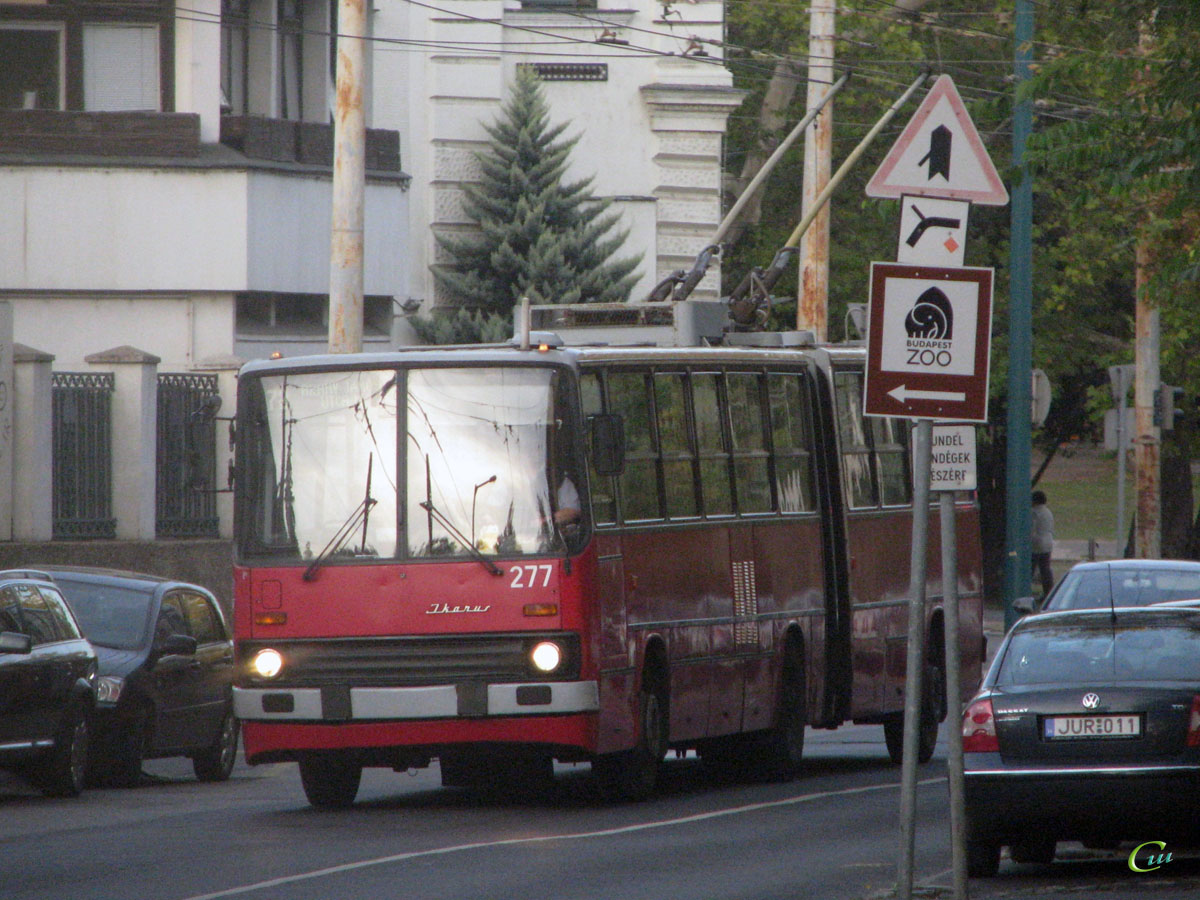Будапешт. Ikarus 280.94 №277