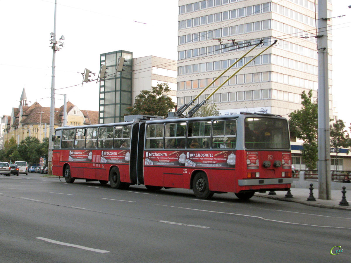 Будапешт. Ikarus 280.94 №252