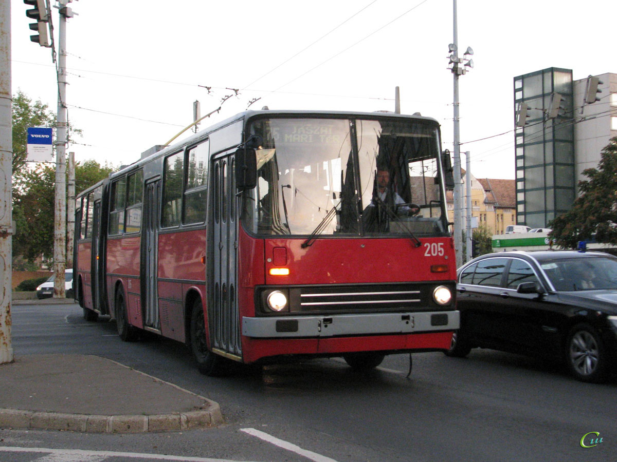 Будапешт. Ikarus 280.94 №205
