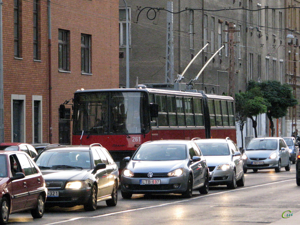 Будапешт. Ikarus 280.94 №261