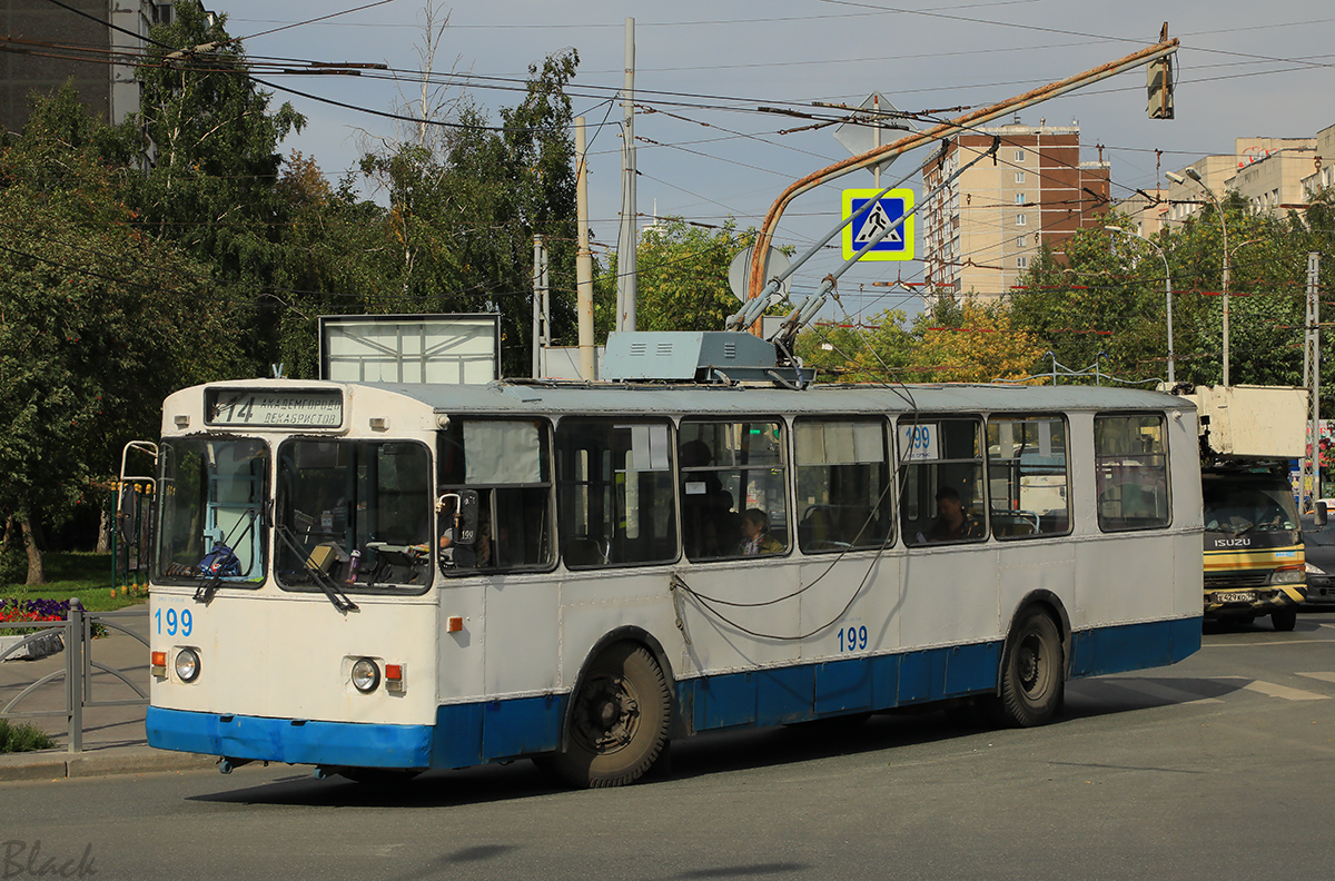 Екатеринбург. ЗиУ-682 (УРТТЗ) №199