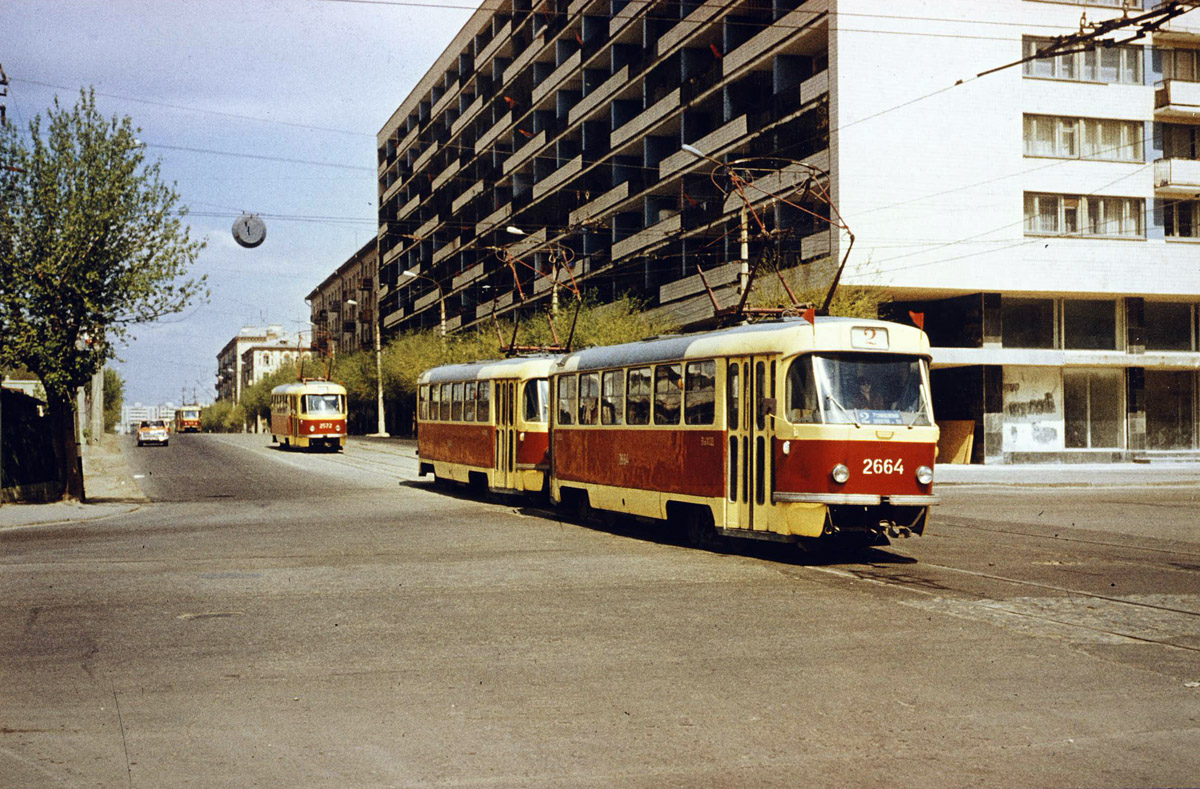 Волгоград. Tatra T3 (двухдверная) №2664, Tatra T3 (двухдверная) №2572