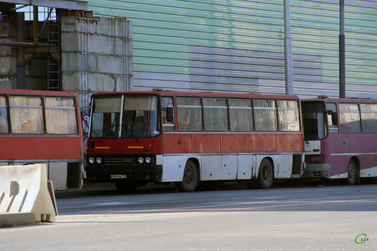 Москва. Ikarus 256.74 р941хв