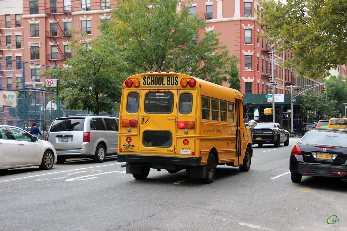 Нью-Йорк. Corbeil Minibus 20445-SH