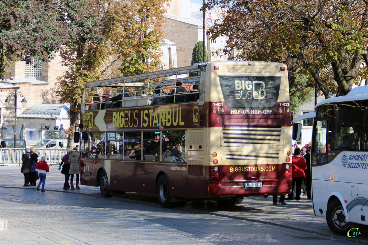 Стамбул. Güleryüz Cobra DD 34 JB 6679