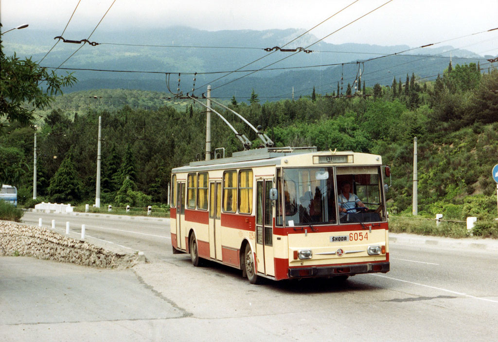 Ялта. Škoda 14Tr02/6 №6054