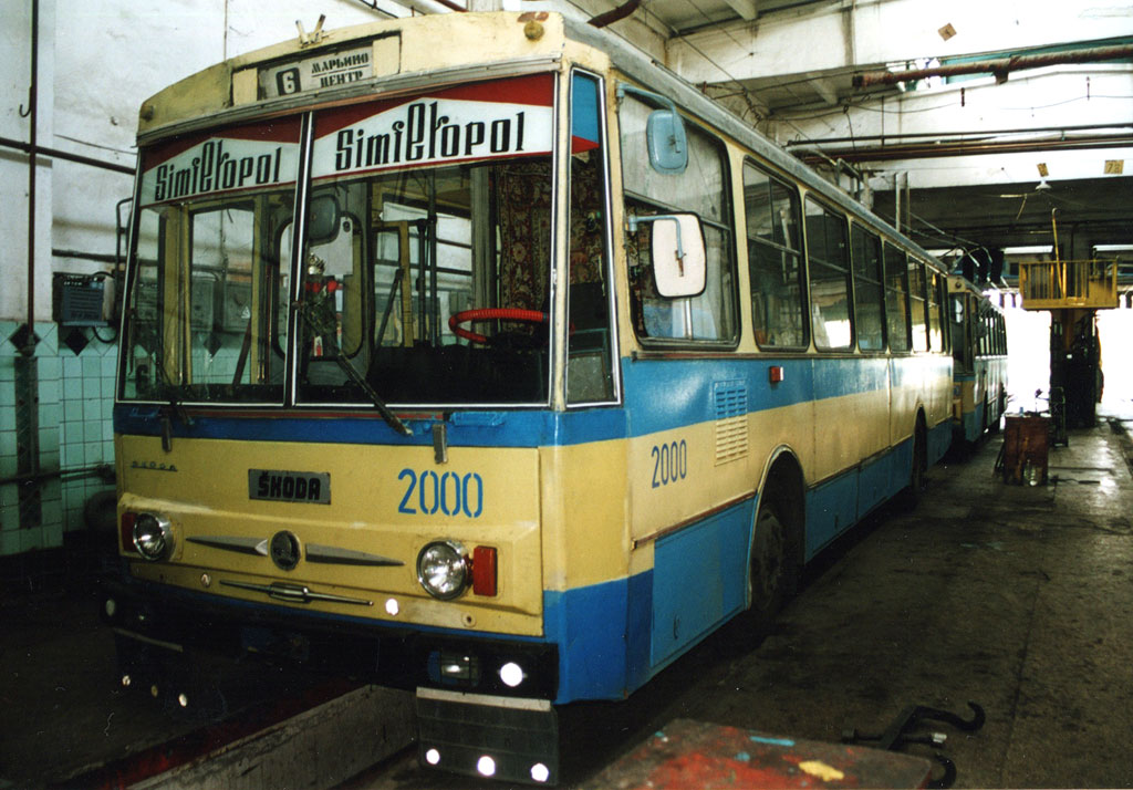 Симферополь. Škoda 14Tr02/6 №2000