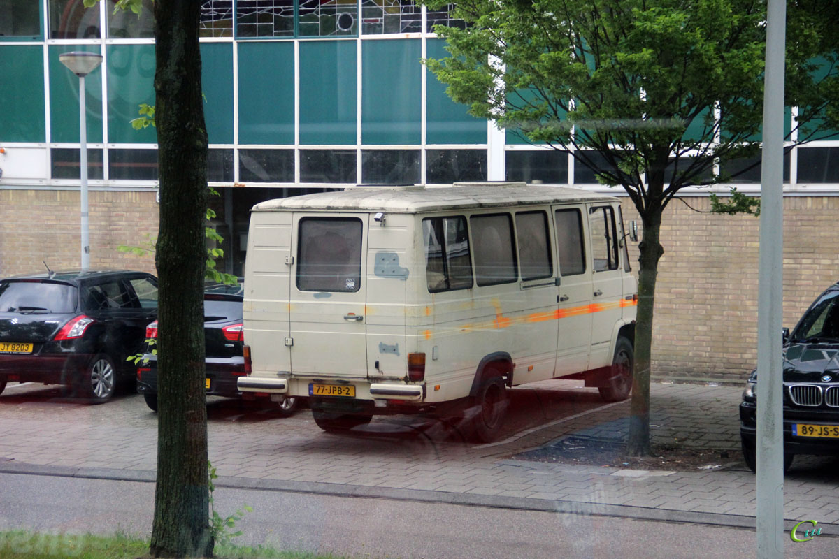 Амстердам. Mercedes-Benz O309 77-JPB-2