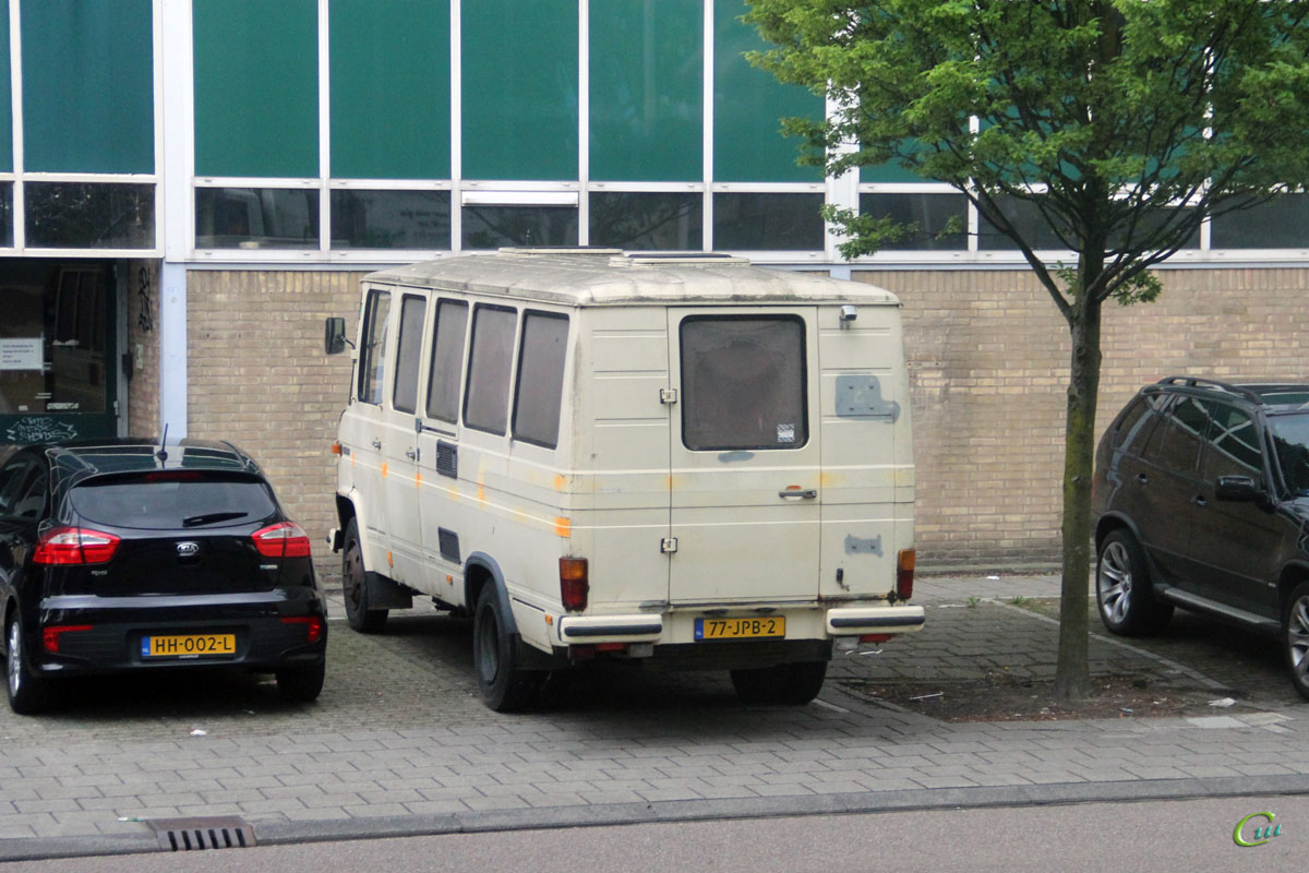 Амстердам. Mercedes-Benz O309 77-JPB-2