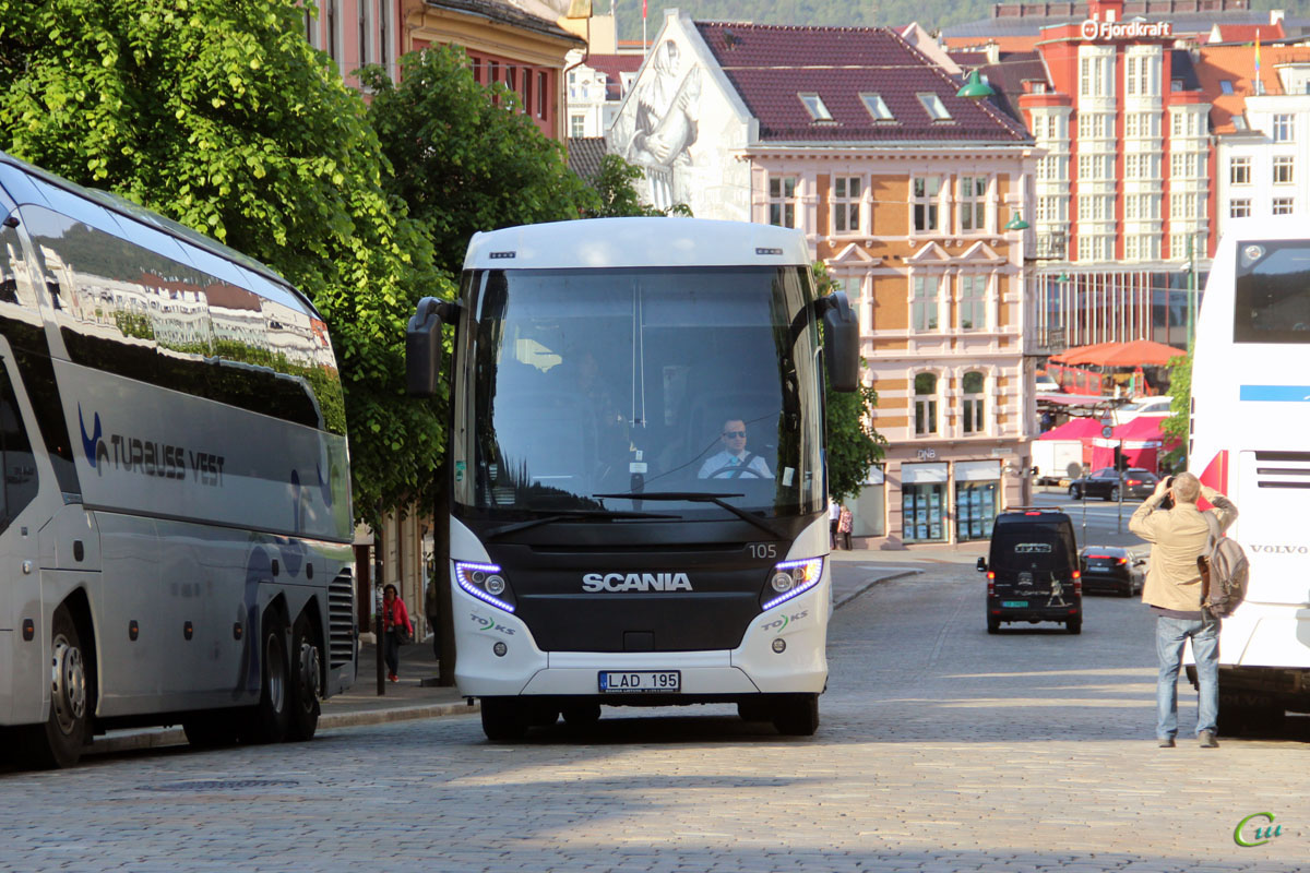 Берген. Scania Touring HD (Higer A80T) LAD 195