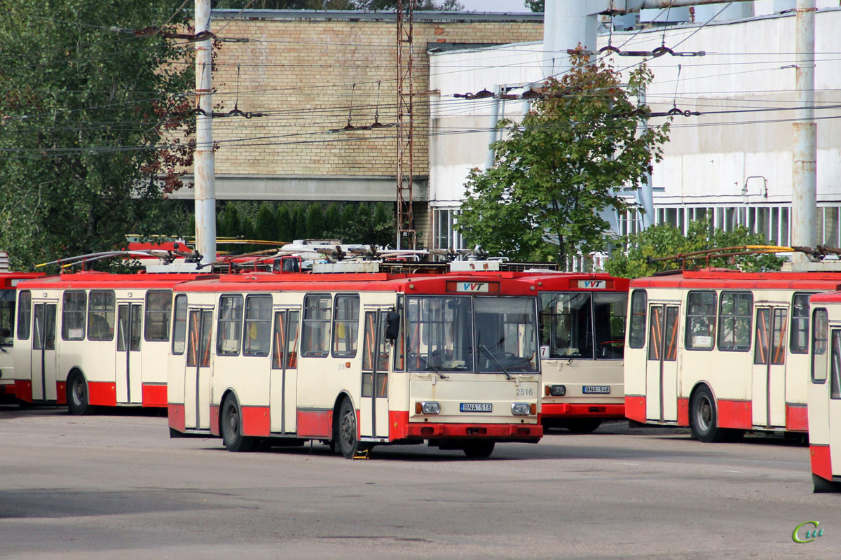 Вильнюс. Škoda 14Tr02/6 №2516, Škoda 14Tr89/6 №2548