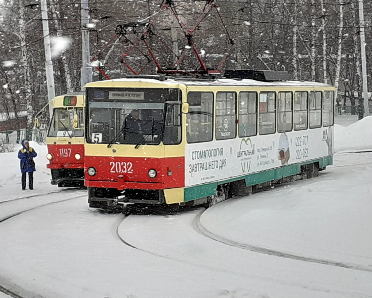 Ижевск. Tatra T3SU №1197, Tatra T6B5 (Tatra T3M) №2032