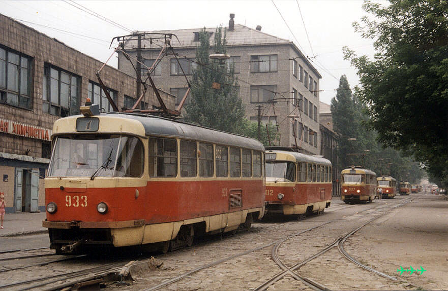 Донецк. Tatra T3SU №927, Tatra T3SU №933, Tatra T3 (двухдверная) №802