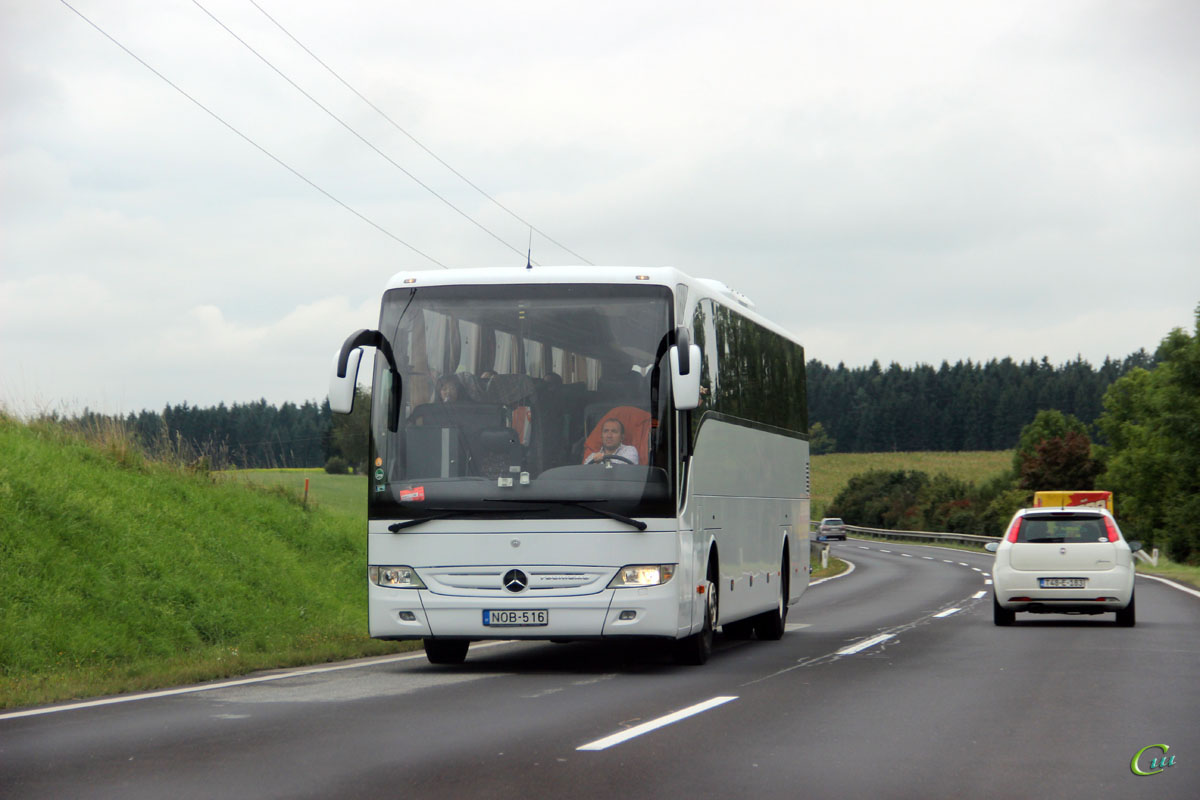 Линц. Mercedes-Benz Tourismo NOB-516