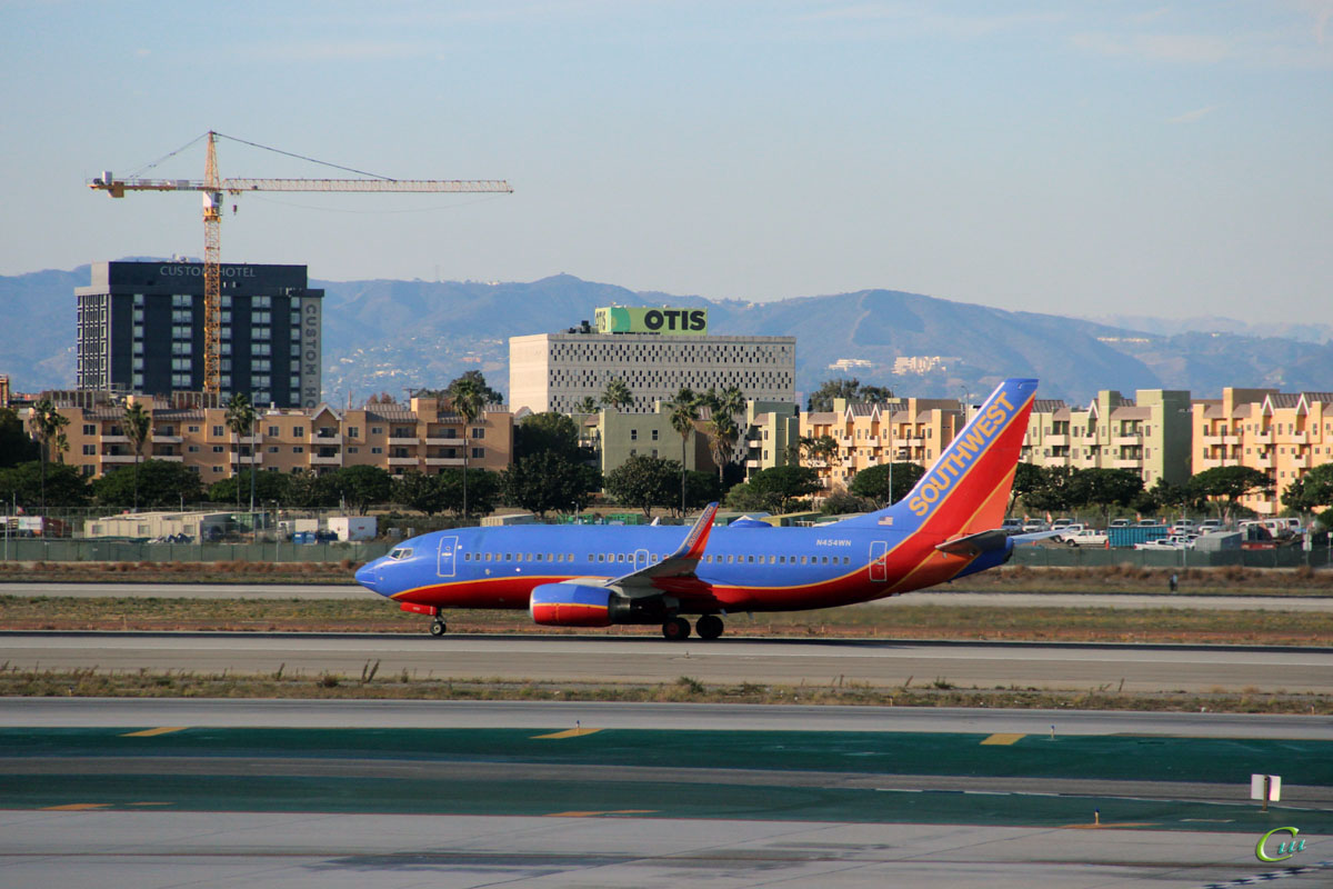 Лос-Анджелес. Самолет Boeing 737 (N454WN) авиакомпании Southwest Airlines