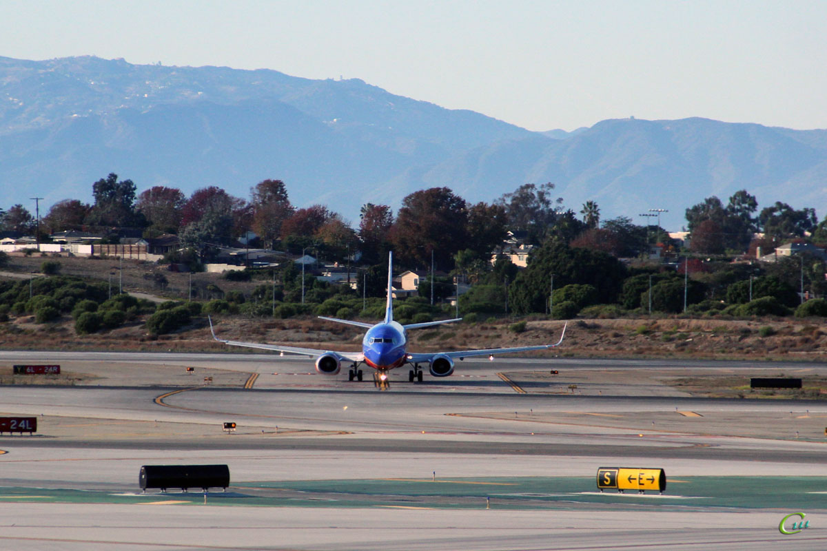 Лос-Анджелес. Самолет Boeing 737 (N397SW) авиакомпании Southwest Airlines