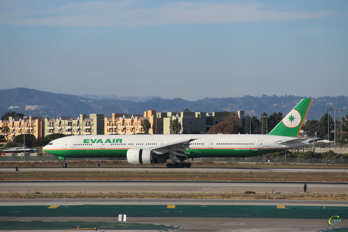 Лос-Анджелес. Самолет Boeing 777 (B-16707) авиакомпании EVA Air