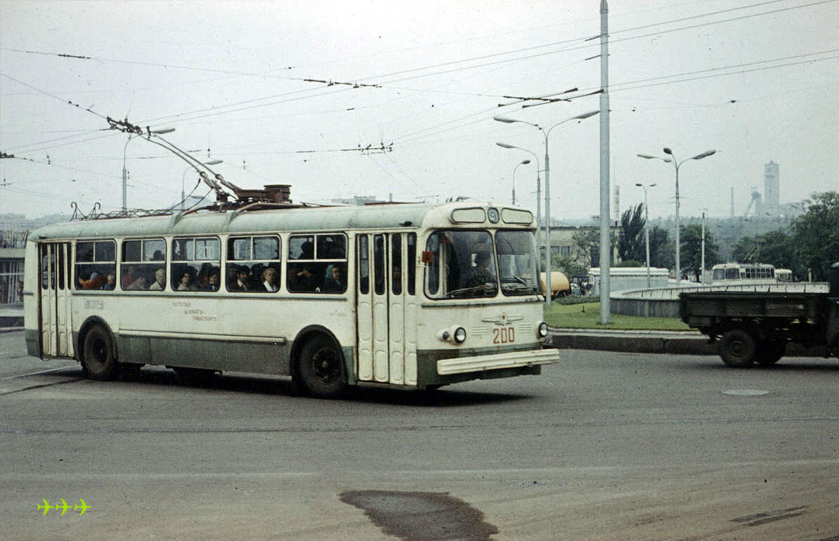 Донецк. ЗиУ-5Д №200