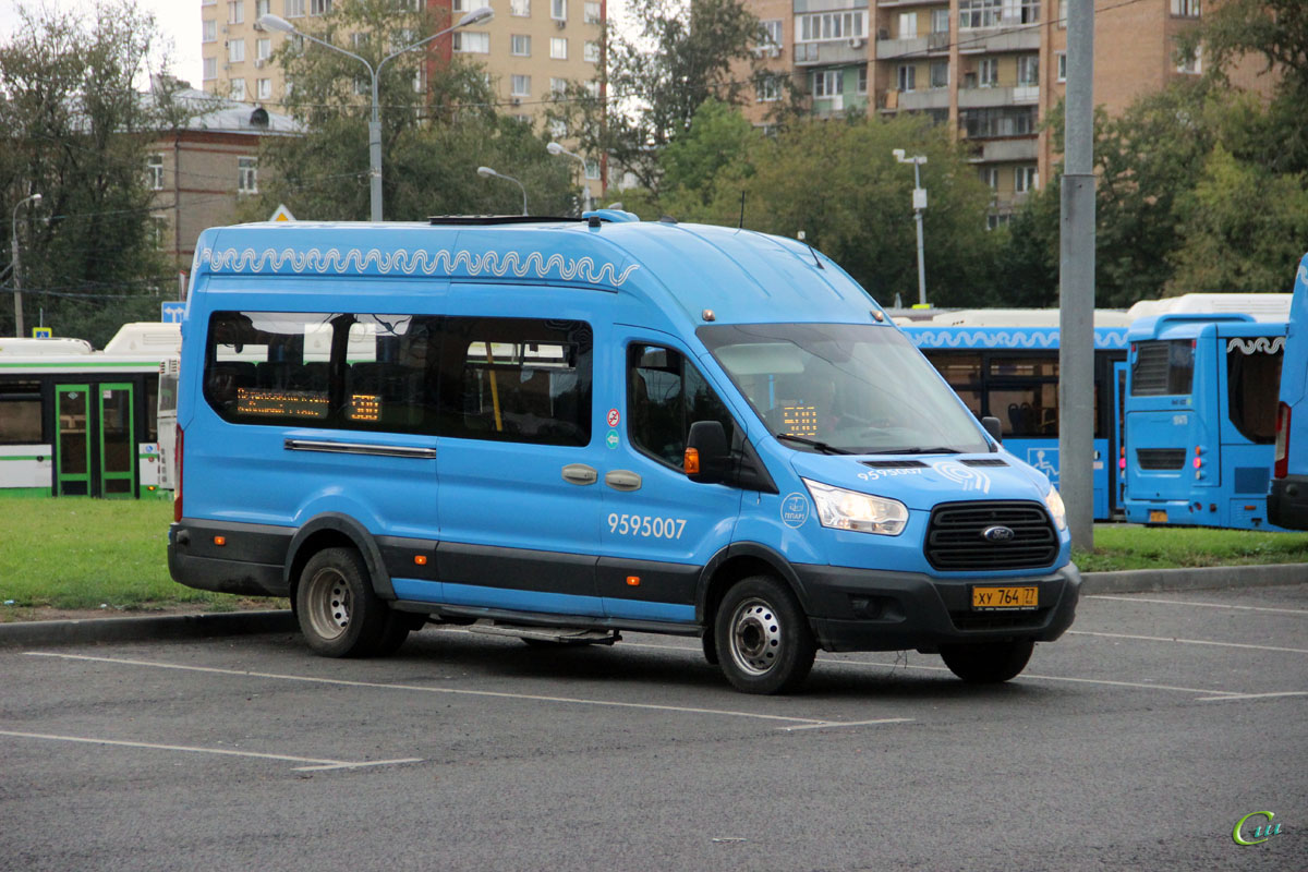 Москва. Ford Transit FBD ху764